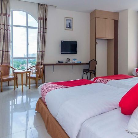 Oyo 776 Fame Hotel Seremban Dış mekan fotoğraf
