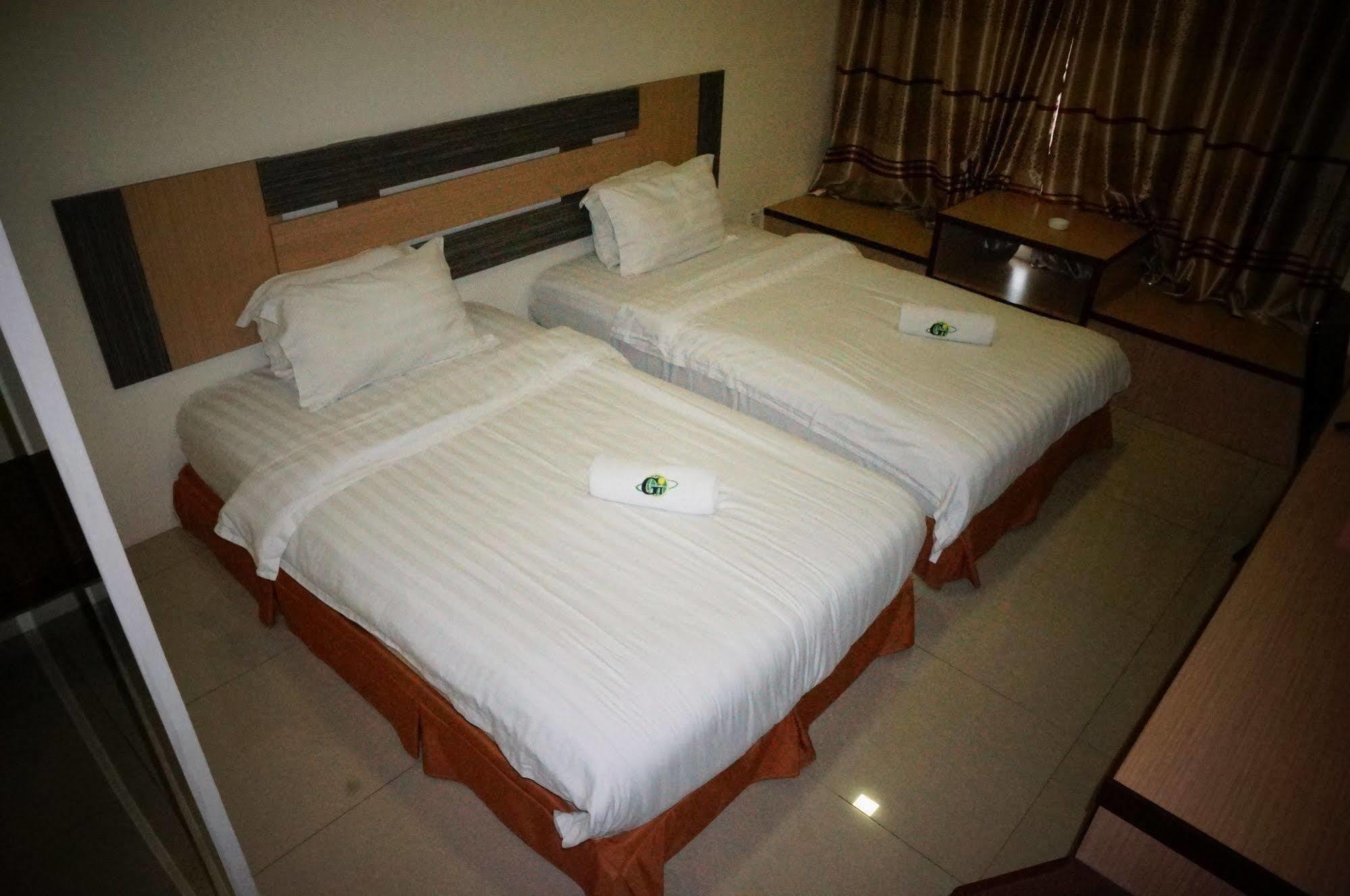 Oyo 776 Fame Hotel Seremban Dış mekan fotoğraf