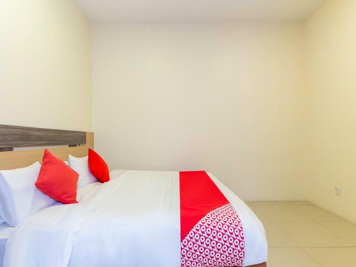 Oyo 776 Fame Hotel Seremban Dış mekan fotoğraf