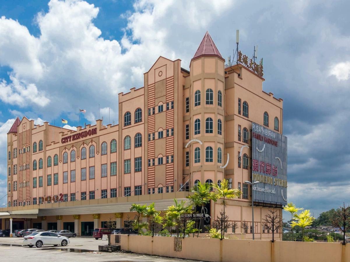 Oyo 776 Fame Hotel Seremban Dış mekan fotoğraf