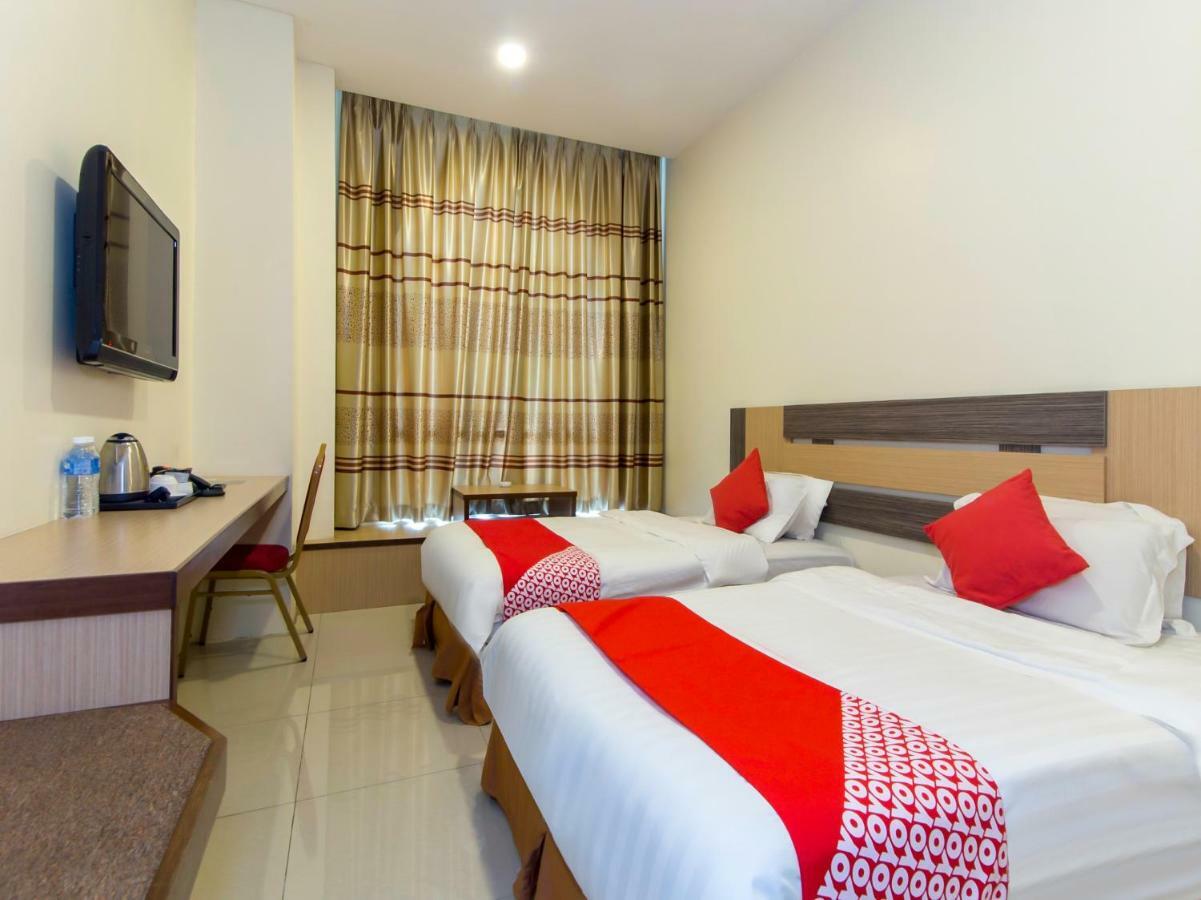 Oyo 776 Fame Hotel Seremban Dış mekan fotoğraf
