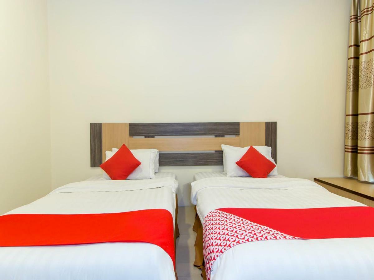 Oyo 776 Fame Hotel Seremban Dış mekan fotoğraf