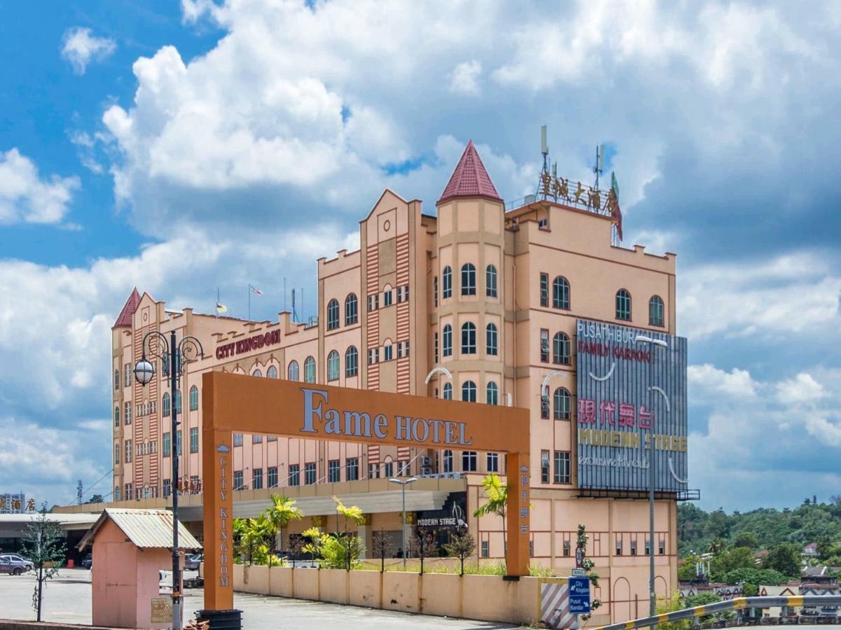 Oyo 776 Fame Hotel Seremban Dış mekan fotoğraf